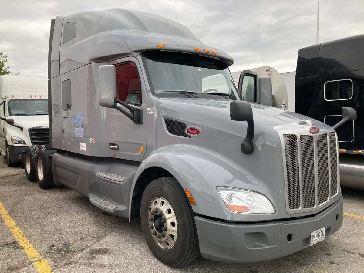 Munisa Trans truck